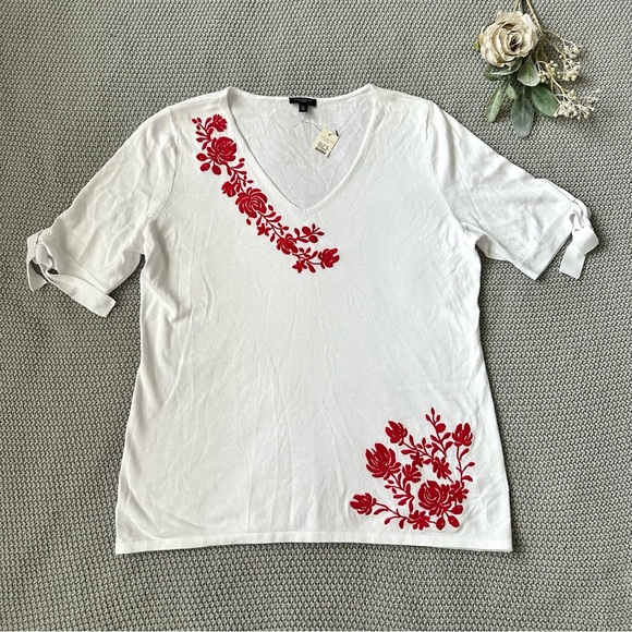 Talbots Sweaters - 3/$20 Talbots Embroidered Tie-Sleeve V-Neck Sweater MP